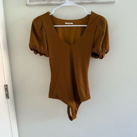 Tularosa Quinn Fitted Puff Sleeve Bodysuit - Picture 2 of 8